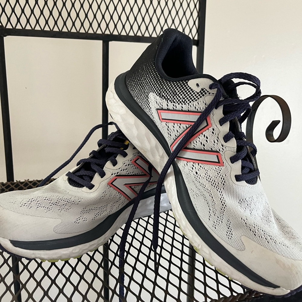 New Balance Women's Fresh Foam 680 V7 Running Shoe